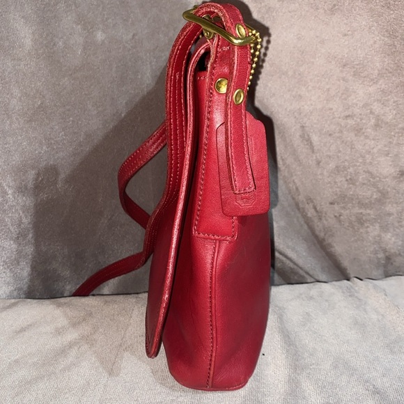 Vintage Coach Leather Shoulder Bag Red style 9821 - Picture 4 of 12